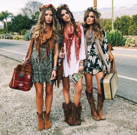 Hippy group - flower power Modern Hippie Outfit, Hard Summer Festival Outfit, Hippie Festival Outfit, Music Outfits, Boho Festival Outfit, Pageant Outfits, Edm Festival Outfit, Summer Festival Outfit, 40 Fashion