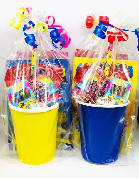 Beautiful. And at night having been illuminated it looks fluorescent. My son loved him Party Packs For Kids Goody Bags, Kids Party Packs, Colour Party, Return Gifts For Kids, Kids Wedding Activities, Party Bags Kids, Birthday Giveaways, Goody Bags, Kids Party Supplies