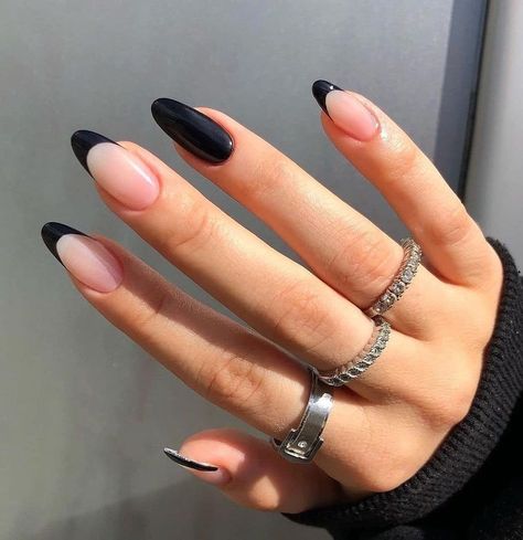 Black And Nude Nails, Unique Manicure, Modern Nail Art, Long Almond, Luxury Press On Nails, Soft Gel Nails, Stylish Nails Designs, Modern Nails, Beige Nails