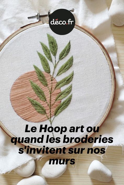 Avec le hoop art, la broderie regagne ses lettres de noblesse dans nos intérieurs et ce n’est pour déplaire à nos murs ! Utilisé pour apporter une touche d’originalité à la déco murale, le hoop art consiste à encadrer une broderie dans un tambour à broder et de la laisser telle quelle pour l’accrocher aux murs. On vous dit tout ce qu’il faut savoir sur le hoop art, la tendance DIY du moment ! Hoop Art, Coin Purse, Art