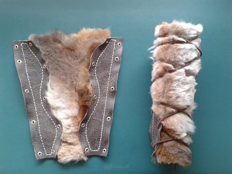 Hunting Hacks Diy, Viking Fur Mantle Pattern, Viking Leg Wraps, Fur Crafts, Escudo Viking, Costume Viking, Viking Cosplay, Leather Bracers, Viking Dress