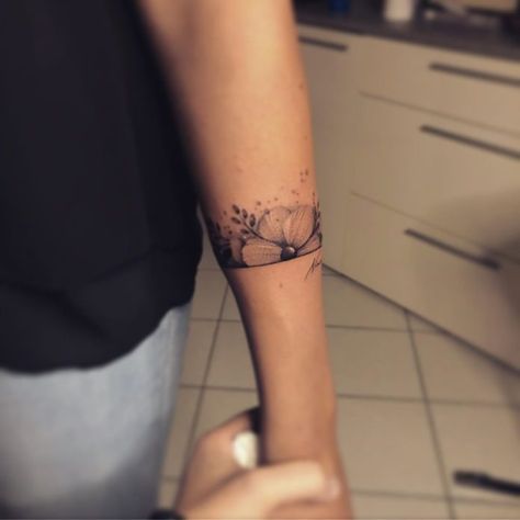 Armband Tattoo Frau, Tattoo Arm Band, Tattoo Armband, Bracelet Tattoos, Cuff Tattoo, Bracelet Tattoo, Armband Tattoos, Muster Tattoos, Best Tattoos For Women