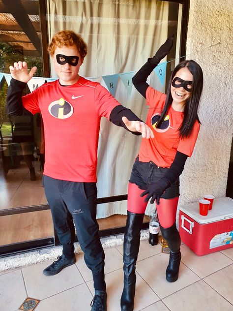 Disfraz halloween los increibles Disfraces Ideas, Halloween Parejas, Halloween Quotes, Nouvel An, Shoulder Top, Open Shoulder Tops, Halloween, Disney, Quotes