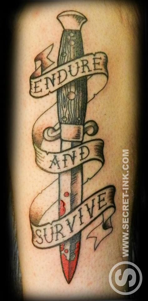 neo traditional knife or dagger tattoo Chef Tattoo, Lord Of The Rings Tattoo, Knife Tattoo, Tattoo Traditional, Old School Tattoo Designs, Dagger Tattoo, Trendy Tattoos, Old School Tattoo, Piercing Tattoo