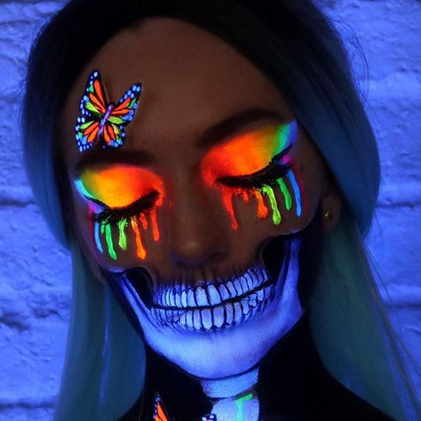 Black Light Face Paint, Black Light Makeup, Halloween Makeup Witch, Halloween Make-up Looks, Paint Makeup, Face Paint Ideas, Holloween Makeup, Neon Paint, Creepy Halloween Makeup