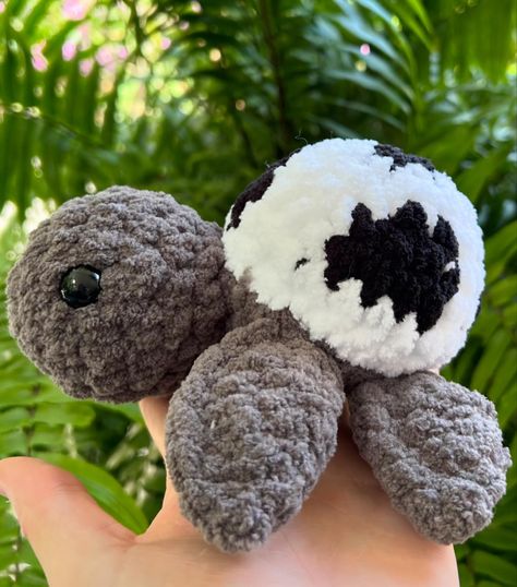 Game on with these crochet cuties!🏈⚽️🏀 Meet our Sporty turtles, ready to bring some playful flair to your day! ⚾️ Now available on our shop ~ Link in bio #crochet #crochetturtles #crochetart #crochetbuisness #smallbuisness #amigurumi #customorder #onmyshop #turtle #sportturtle #football #basketball #baseball #soccer #gifts #crochetgift #sportfan #athlete #small #cute #cutecrochet #amigurumilove #amigurumist Football Crochet, Crochet Soccer, Crochet Football, Soccer Gifts, Love Languages, Crochet Art, Crochet Gifts, Cute Crochet, Soccer