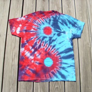 65+ DIY Tie Dye Shirts Patterns with Instructions | Ideas for DIY Tie Dye Yin Yang, Unique Tye Dye Patterns, Unique Tie Dye Patterns Diy, Diy Tie Dye Shirts Patterns, Different Tie Dye Patterns, Unique Tie Dye Patterns, Cool Tie Dye Patterns, Tie Dye Folding Techniques, Diy Tie Dye