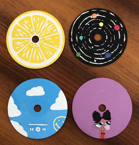 Cd Painting Ideas, Art Cd, Vinyl Record Art Ideas, Painted Records, Cd Wall Art, Vinyl Art Paint, Cd Aesthetic, Cd Wall, Cd Painting