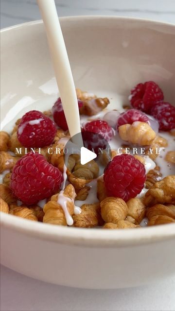 23K likes, 49 comments - thezettbistroMarch 31, 2024 on : "who knew breakfast could look this cute 🥐💕 mini croissant cereal #girls #girlythings #croissant #cereal #aesthetics #breakfastideas" Croissant Cereal, Mini Croissant, Mini Croissants, Do Not Eat, Breakfast Brunch, Girly Things, Cereal, On Instagram, Instagram