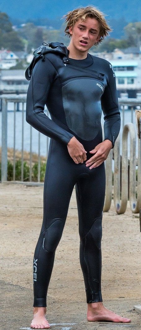 Surfer Outfit, Wetsuit Men, Wet Suit, Lycra Men, Mens Tights, Blonde Boys, Men In Uniform, Military Men, Mens Sportswear