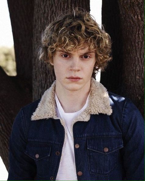 Evan Peters nylon (2011) Evans Peter, Unholy Pictures, Evan Peters American Horror Story, Tate And Violet, Peter Maximoff, Tate Langdon, Evan Peters, The Perfect Guy, Emma Roberts