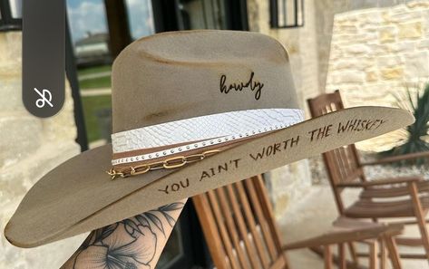 Designed Cowboy Hats, Rancher Hat Design, Rustler Hat Co Ideas, Burn Design On Hat, Custom Hat Ideas For Women, Western Fedora Hat, Kemosabe Hat, Burned Cowboy Hat Designs, Cowboy Hat Burn Design