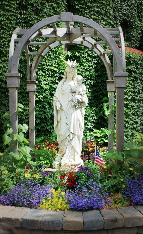 Mary Virgin Mary Statue Garden, Mary Altar, Virgin Mary Shrine, Marian Garden, Grotto Design, Mary Garden, Spiritual Garden, Blessed Mother Statue, Tattoo Plant