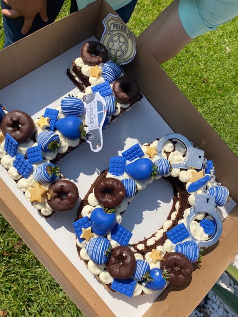 #CopCake #PoliceCake #police #numbercake #10cake Blue Number Cake For Men, Cake Numbers Ideas For Men, Police Cake Ideas Birthday, Number Cake For Men, Police Cake Design, Smash Chocolate, Police Birthday Cakes, Police Cake, Police Cakes