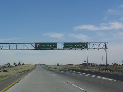 California @ AARoads - Southbound Interstate 5 in Kern County Interstate 5, School Places, California Highway, Kern County, Road Signs, Model Railroad, Tattoo Drawings, Highway Signs, Places Ive Been