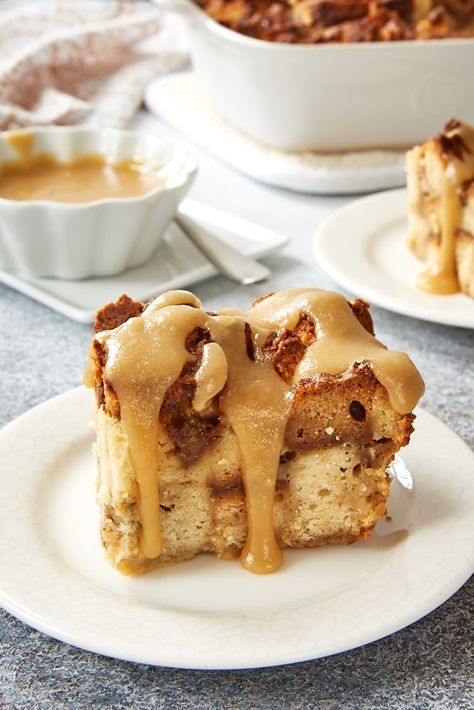 Pound Cake Bread Pudding, Cake Bread Pudding, Traditional Bread Pudding, Butter Pound Cake, Spice Bread, Bread Puddings, Vanilla Sauce, Cream Cheese Pound Cake, Cake Bread