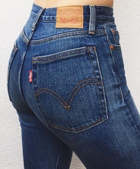 Levi's introduces the best jeans for your butt. Look Jean, Minako Aino, Vintage Mom Jeans, Flattering Jeans, Vintage Mom, All Jeans, Outfit Jeans, Levi Jeans Women, Best Jeans