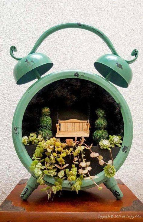 Fairy Garden Containers, Indoor Fairy Gardens, Make A Clock, Fairy Garden Designs, Fairy Garden Crafts, Fairy Furniture, Simple Object, Fairy Garden Houses, Diy Fairy