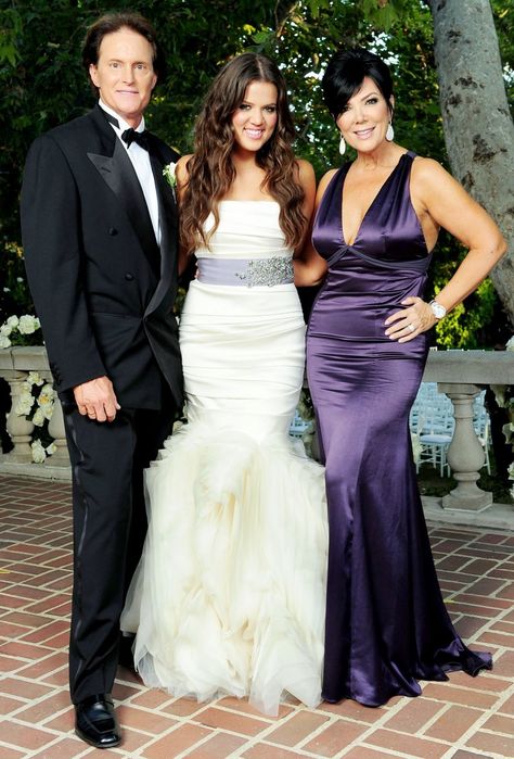 Jake Holly/Startraksphoto.com Khloe Kardashian Wedding Dress, Kris Jenner Style, Khole Kardashian, Kim Kardashian Family, Kim Kardashian Wedding, Kardashian Wedding, Celebrity Bride, Celebrity Wedding Dresses, Celebrity Moms