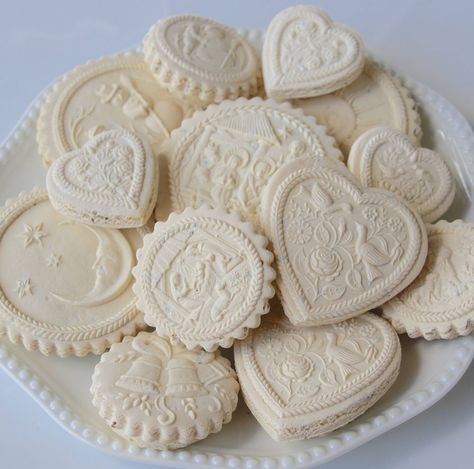 Swiss Recipes, Springerle Cookies, Cookie Recipes Homemade, Biscuits Recipe, Cookie Stamps, Cookie Molds, Homemade Cookies, Cake Flour, Biscuit Recipe