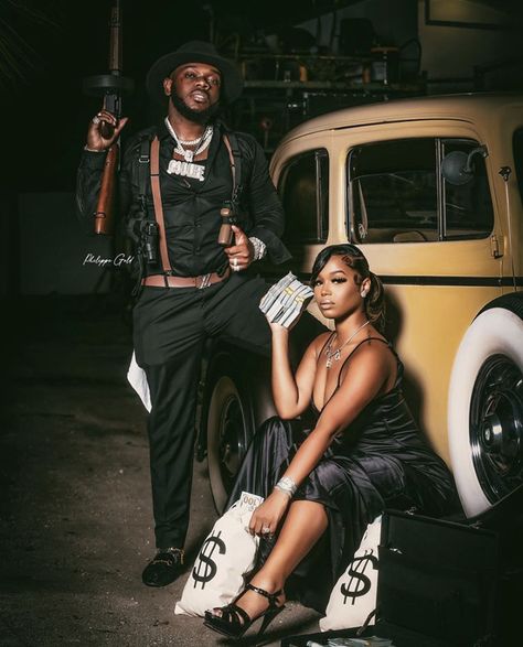 Old School Maternity Photoshoot, Old School Car Maternity Shoot, Old School Maternity Shoot, Mafia Photoshoot Ideas, 90s Maternity Shoot, Old School Couples Photoshoot, Old School Pictures, Teenage Fever, Girl Prom