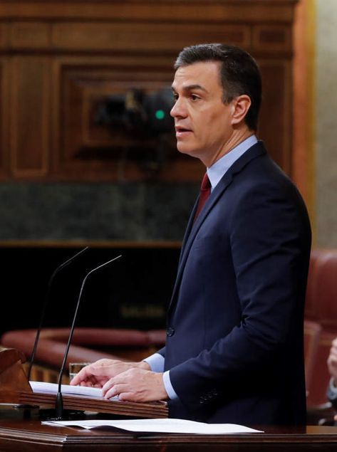 Hace apenas unas semanas, el pasado 23 de julio, fueron las elecciones generales. Aún con la intensidad de esa jornada a flor de piel y la resaca emocional por los resultados, Pedro Sánchez ha inaugurado sus vacaciones de verano. El líder socialista disfrutará de quince días de desconexión para cargar las pilas y volver con fuerza para lograr unos acuerdos que le permitan formar un nuevo Gobierno. ¿Y a dónde irá? Te lo contamos.Pues el presidente del Gobierno (en funciones) se desplazará a La... Pedro Sanchez, Celebrities