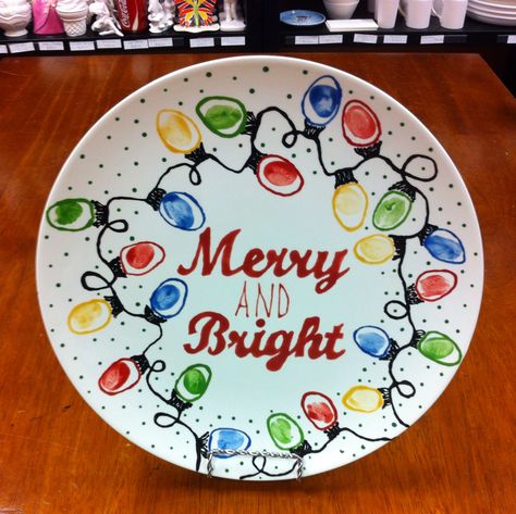 Christmas Class Projects For Auction, Diy Christmas Plates For Grandparents, Finger Print Christmas Lights, Fingerprint Plate Ideas, Plate Ideas Painted, Christmas Pottery Ideas For Kids, Painting Pottery Plates, Handprint Christmas Tree, Christmas Platter