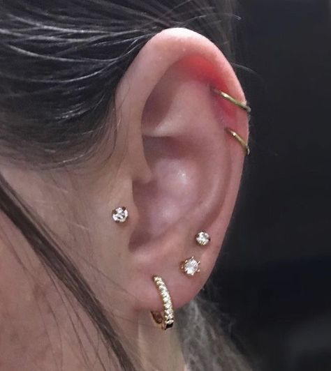 Six Ear Piercings, Ear Piercing Ideas Left And Right, Left Ear Piercing Ideas, Helix Tragus Piercing, Ear Piercings With Tragus, Triple Lobe Double Helix Piercing, Ear Aesthetic Piercing, Ear Piercings Left And Right, Triple Piercing Ideas