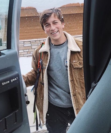 Skyler Gisondo Icon, Italian Man Aesthetic, Devin Ouat, Quarry Aesthetic, Skylar Gisondo, Max Brinly, Skyler Gisondo, Quad Squad, Aaron Johnson