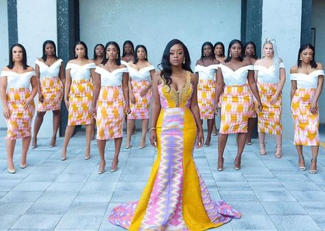 Weddings OnPoint (@weddingsonpoint) posted on Instagram: “Yesssssssss🔥🔥🔥 So much love and unity in these photos. Couple: @sarakayy.xox & @emangmg. 🇬🇭🇨🇩 Photo @afrodisiacphootography  Hair…” • Aug 26, 2020 at 7:07pm UTC African Bridesmaid Dresses Traditional, Ghana Traditional Wedding, Printed Bridesmaid Dresses, Ghanaian Wedding, African Bridesmaid Dresses, Kente Dress, African Traditional Wedding, African Wear Dresses, African Wedding Dress