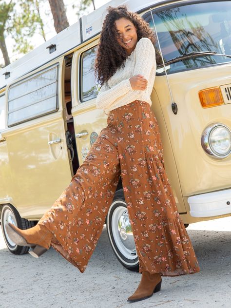 Aria Wide Leg Pant|Terracotta Floral-view 1 Boho Style Outfits Spring, Modest Pants Outfits, Outfit Prompts, Boho Business Casual, Flowy Pants Outfit, Modest Pants, Upcycling Clothing, Core Outfits, Flowy Wide Leg Pants