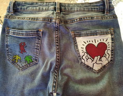 Posca Clothes, Keith Haring Outfit, Keith Haring Clothing, Posca Ideas, Funky Sweaters, Keith Haring Art, Diy Pants, Haring Art, Custom Jeans