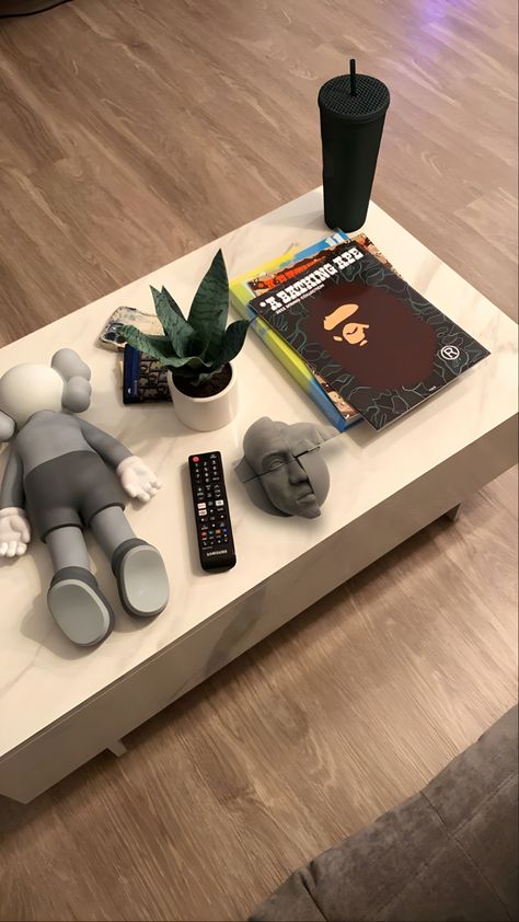 3D printed Rubiks Cube in the form of Kanye’s Head Men's Apartment Decor, Hypebeast Lifestyle, Appartement Decor, Sneaker Room, Mens Room Decor, Classy Rooms, Bedroom Ideas For Small Rooms Cozy, Black Living Room Decor, Trading Desk