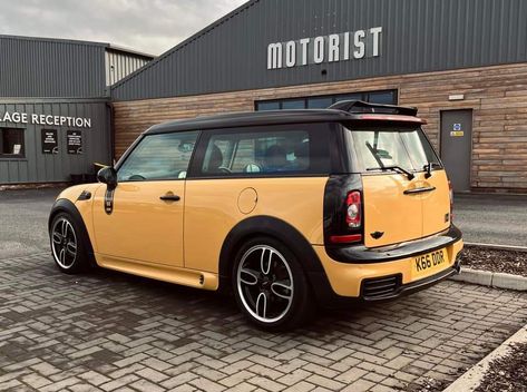 Mini Clubman R55, Mini Cooper Clubman, Mini Clubman, Mini Countryman, Reference Poses, Mini Cooper, Cars And Motorcycles, Art Reference, Motorcycles