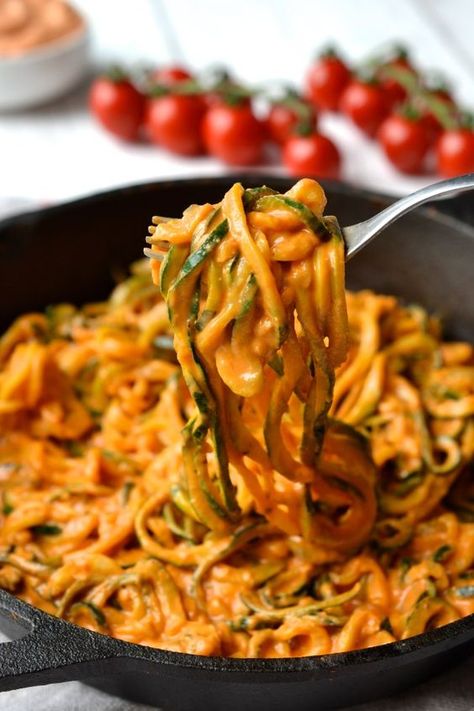 Creamy Tomato Sauce (Vegan, Whole30, Paleo) Whole 30 Zucchini Noodle Recipes, Zucchini Noodle Recipes Vegetarian, Zucchini And Tomato Sauce, Zucchini Tomato Sauce, Veg Noodles, Zucchini Noodle Recipes, Zucchini Spaghetti, Zoodle Recipes, Healthy Zucchini