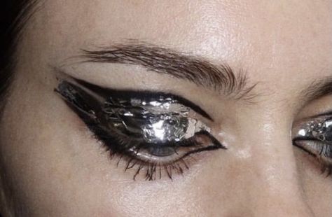 Robotic Makeup, Ethereal Goth, Chrome Makeup, Metallic Makeup, Silver Makeup, Metallic Eyes, Snake Venom, Swag Makeup, Black Hot Pink