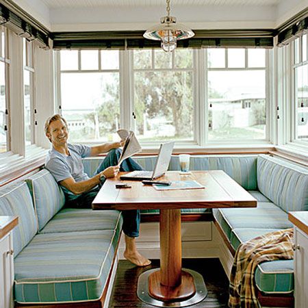 Cozy, Nautical Breakfast Nook w/ wrap-around Windows [450×450] Built In Breakfast Nook, Kitchen Booth, Booth Seating In Kitchen, Balcon Mic, Kitchen Booths, Kitchen Breakfast Nooks, Kitchen Banquette, Booth Seating, Interior Vintage