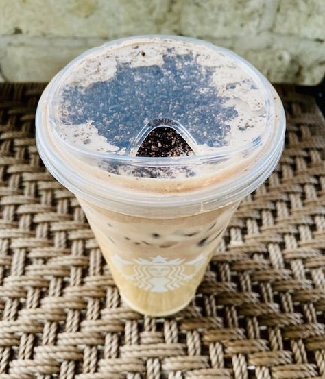 This Secret Menu Cookies And Cream Cold Brew From Starbucks Is Here To Satisfy Your Sweet Tooth Starbucks Drinks Cookies And Cream, Cookies And Cream Cold Brew, Cookies And Cream Frappuccino, Starbucks Cookies, Mocha Cookie Crumble, Starbucks Mocha, Cold Starbucks Drinks, Cream Cold Brew, Starbucks Strawberry