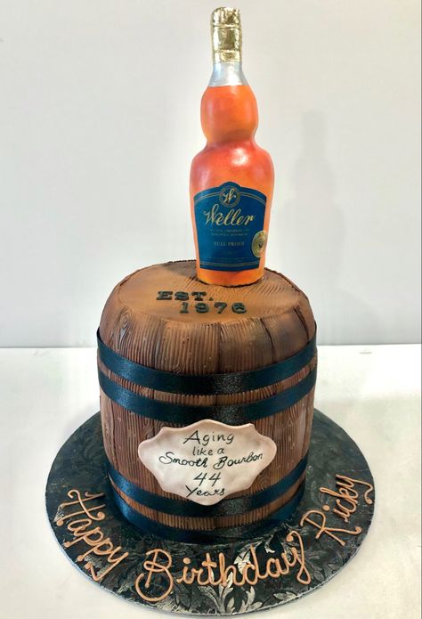 Awesome cake designed like a whiskey barrel with a bottle  of Weller. Weller is made from a rice krispie treat. Bourbon Birthday Cake, Bourbon Bottle Cake, Bourbon Barrel Cake, Bourbon Themed Cake, Bourbon Theme Birthday Cake, Bourbon Cake Design, Bourbon Birthday Cake Design, Whiskey Theme Cake For Men, Whiskey Bottle Cake Birthday