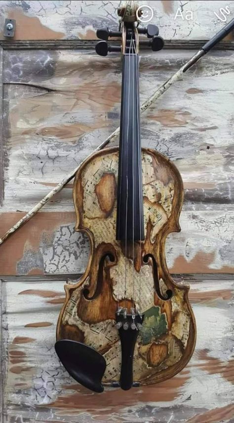 Upcycled Violin Ideas, Violin Upcycle, Fantasy Violin Design, Painted Violins, Violin Decoration, Cool Violins, Violin Art, Violin Design, Instruments Art