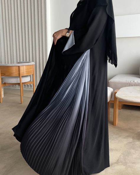 Black A-cut abaya featuring captivating ombré sides. #abaya #fashion #modestfashion #modestclothing #abayadubai #abayastyle ##ootd #abayaoutfit #hijabers #fyp Ramadan 2024, Abaya Outfit, Niqab, Abaya Fashion, Modest Outfits, Modest Fashion, Charcoal Grey, Ramadan, Ootd