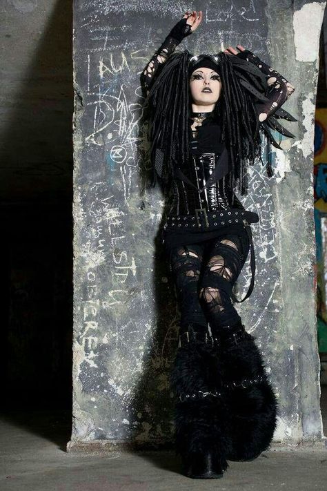 Cybergoth Outfits, Cybergoth Fashion, Industrial Goth, Cybergoth Style, Goth Subculture, Goth Look, Victorian Goth, Gothic Clothes, Goth Beauty