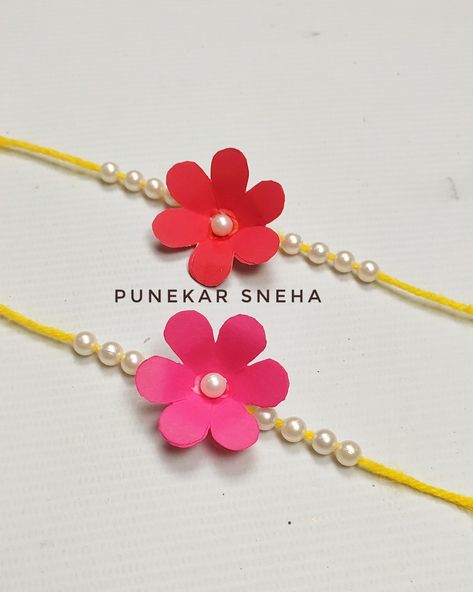 Handmade Rakhi Craft, Rakhi Paper Craft Ideas, Hand Made Rakhi For School, Rakshabandhan Crafts For Kids, Diy Friendship Bands For Kids, Rakshabandhan Activity For Kids, Friendship Day Craft Ideas, Diy Rakhi For Kids, How To Make Rakhi For School Competition