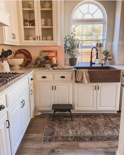 Farmhouse Kitchen Inspiration, Concrete Countertop, Rustic Farmhouse Kitchen, Diy Concrete, Diy Kitchen Island, Modern Farmhouse Decor, Kitchen Remodel Idea, White Cabinets, Dream Kitchen