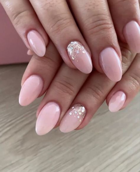 Almond Pink Spring Nails 2024: Classy Designs & Pastel Acrylic Trends Soft Pink Almond Nails Design, Soft Pink Nail Ideas, Pink Nude Almond Nails, Soft Pink Gel Nails, Acrylic Nails Autumn, Easy Nail Art At Home, Nails Soft Pink, Nails Winter Acrylic, Pink Spring Nails