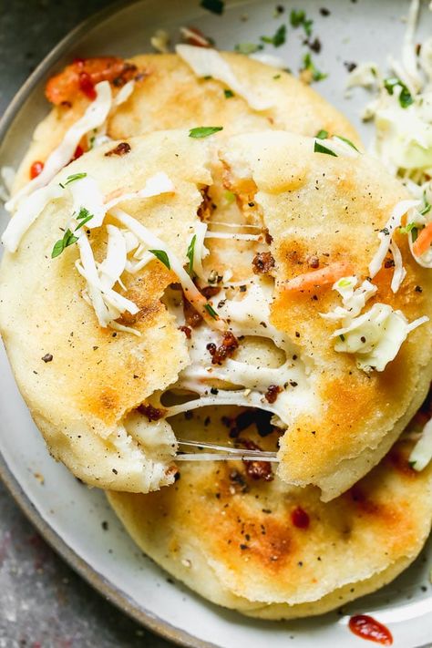 Cheesy Salvadoran Pupusas with Chorizo - Cooking for Keeps Chorizo Dishes, Papusa Recipe, Salvadoran Pupusas, Popusas Recipe, Fiesta Food, Cultural Foods, Salvadorian Food, Recetas Salvadorenas, Greek Appetizers