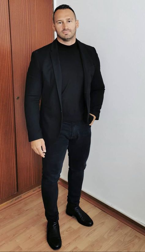 Plus Size Man Outfits, 50s Style Men, Full Black Suit, All Black Outfit For Work, Full Black Outfit, Christmas Choir, Black Outfit Men, Mens Inspiration, Mens Fashion Magazine