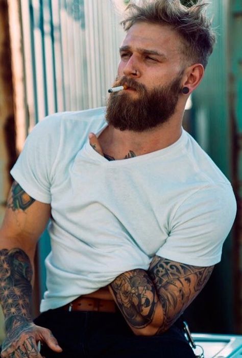 Lumberjack Men, Beard And Mustache Styles, Mustache Styles, Scruffy Men, Beard Hairstyle, Great Beards, Beard Tattoo, Beard Love, Bearded Man