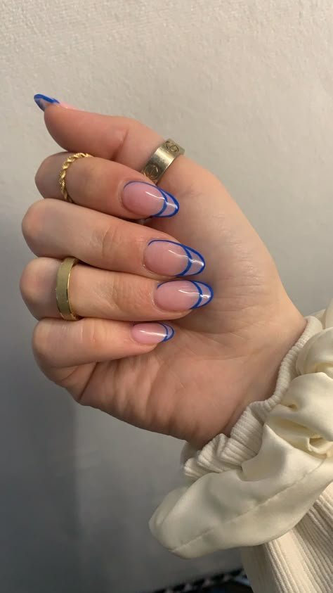 gold cartier ring, gold twisted midi ring, acrylic nails, clear polish, blue nail art, minimalistic Blue Formal Nails Acrylic, Royal Blue Nails Tips, Royal Blue Tip Nails, Royal Blue Design Nails, Blue Nails Hoco, Hoco Nails Blue, Blue And Beige Nails, Royal Blue Acrylics, Royal Blue Hoco Nails