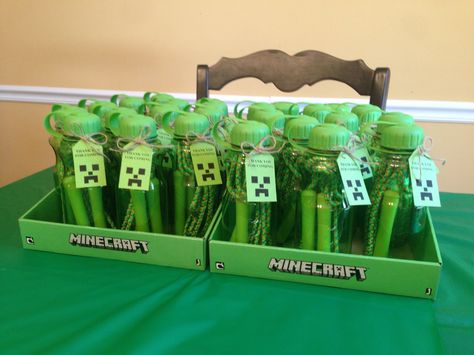 Diy Minecraft Favors, Birthday Favor Ideas, Loot Bag Ideas, Minecraft Pinata, Minecraft Birthday Giveaways, Minecraft Party Water Bottle Labels, Dollar Tree Minecraft Party, Minecraft Chip Bag, Minecraft Party Favors